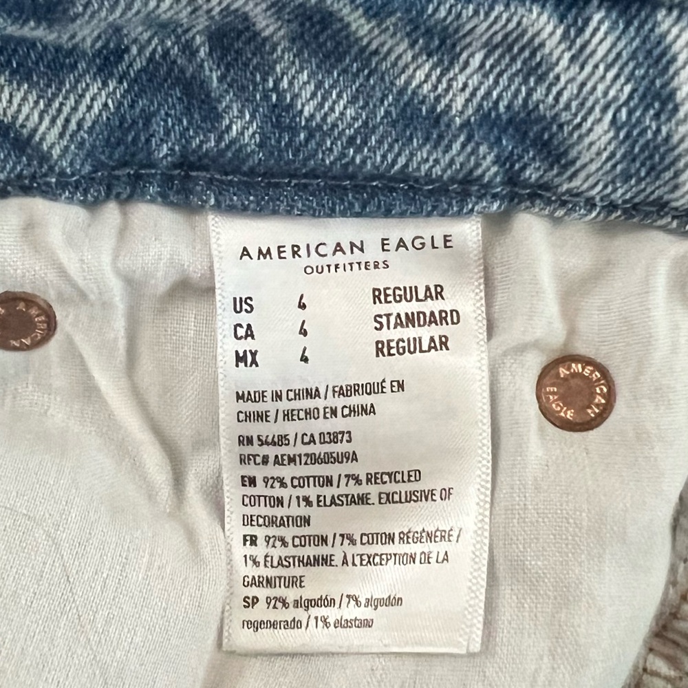 American Eagle Outfitters Light Blue Distressed Straight Leg Jeans - Picture 3 of 3